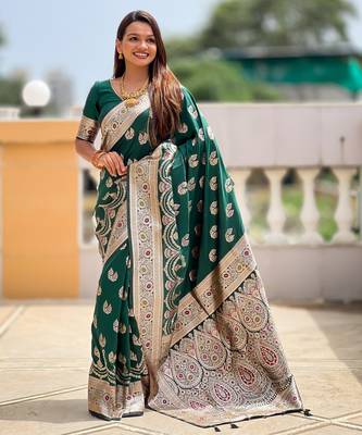 Green faux banarasi silk blend saree with woven jacquard ethnic style 4