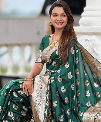 Green faux banarasi silk blend saree with woven jacquard ethnic style 5