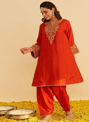 Orange embroidered silk kurta set 4