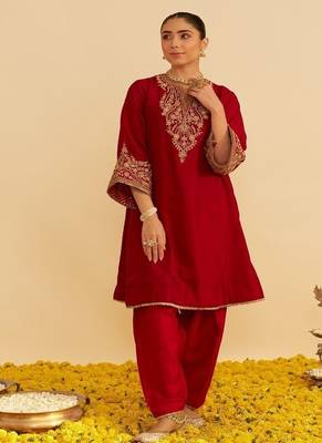 Red embroidered silk kurta set 2