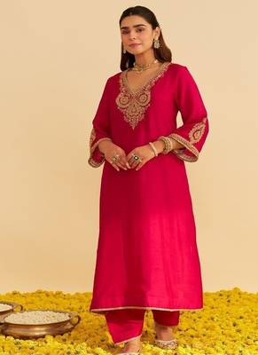 Hot pink embroidered silk kurta set 3