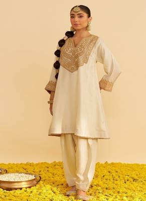 Ivory embroidered silk kurta set 1