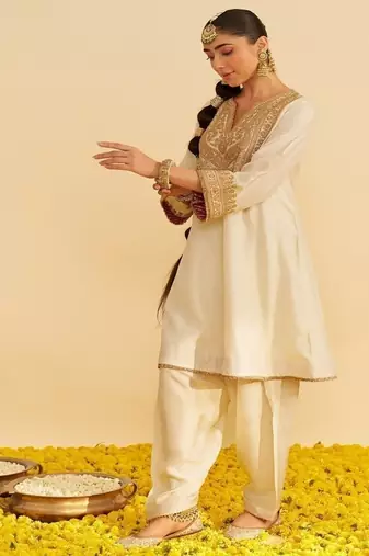 Ivory embroidered silk kurta set
