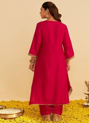 Hot pink embroidered silk kurta set 3