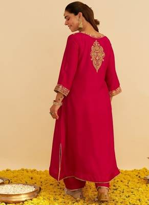 Hot pink embroidered silk kurta set 2