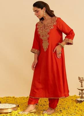 Orange embroidered silk kurta set 2