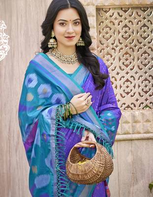Violet pochampalli silk blend woven festive wear saree 2