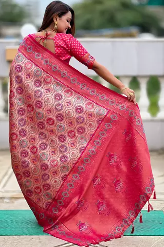 Pink kanjivaram silk blend woven graceful partywear saree
