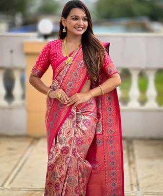 Pink kanjivaram silk blend woven graceful partywear saree 3