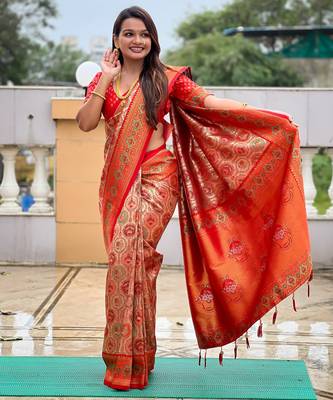 Red kanjivaram silk blend woven graceful partywear saree 4