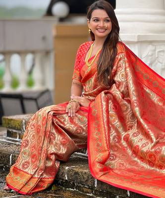 Red kanjivaram silk blend woven graceful partywear saree 5