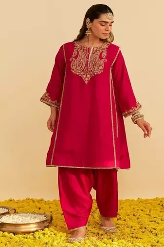 Hot pink embroidered silk kurta set  With Dupatta