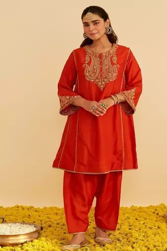 Orange embroidered silk kurta set  With Dupatta