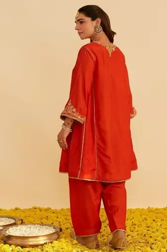 Orange embroidered silk kurta set  With Dupatta