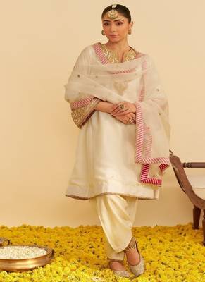 Ivory embroidered silk kurta set With Dupatta 1