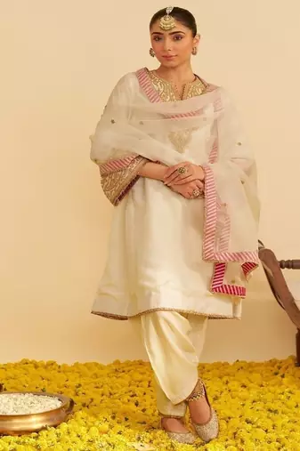 Ivory embroidered silk kurta set With Dupatta