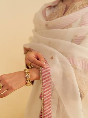 Ivory embroidered silk kurta set With Dupatta 5