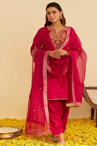Hot pink embroidered silk kurta set With Dupatta