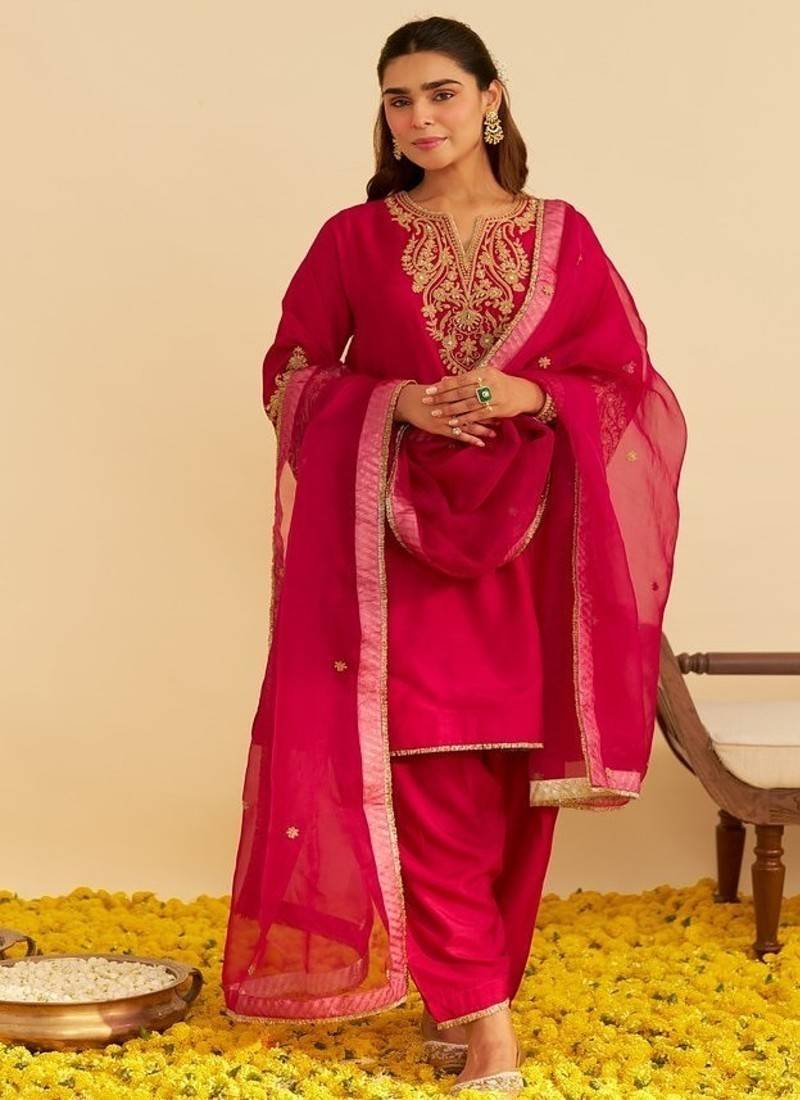 Hot pink embroidered silk kurta set With Dupatta
