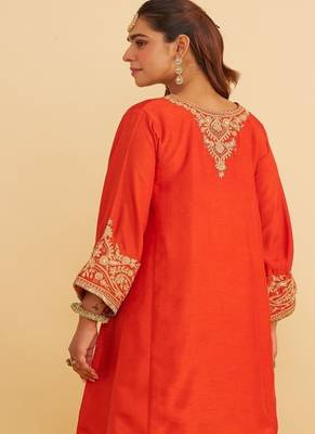 Orange embroidered silk kurta set With Dupatta 2