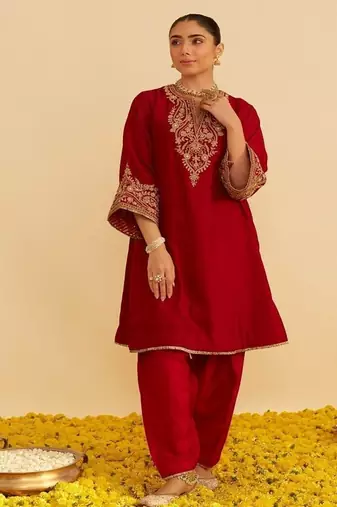 Red embroidered silk kurta set With Dupatta