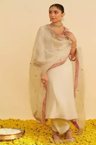 Ivory embroidered silk kurta set With Dupatta