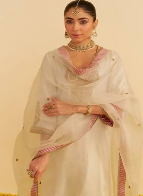 Ivory embroidered silk kurta set With Dupatta 5