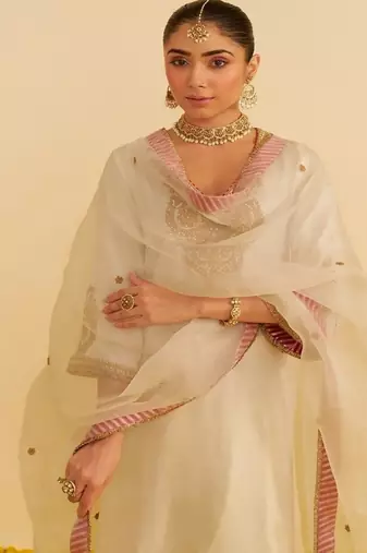 Ivory embroidered silk kurta set With Dupatta