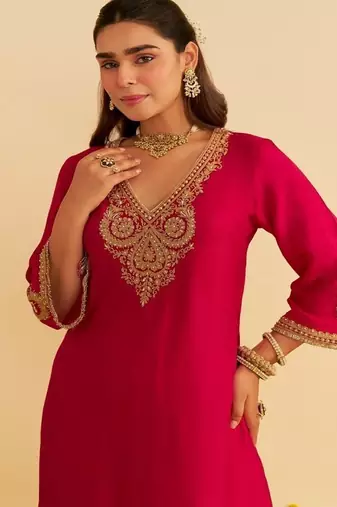Hot pink embroidered silk kurta set With Dupatta