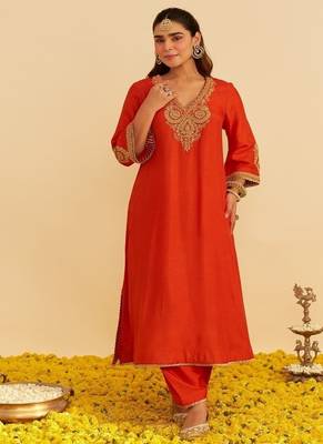 Orange embroidered silk kurta set With Dupatta 3