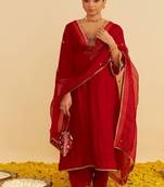 Red embroidered silk kurta set With Dupatta