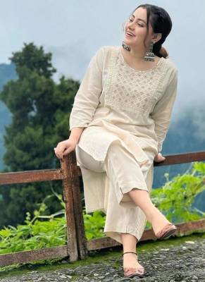 Geometric Yoke Design Pure Cotton Kurta With Trousers 2