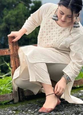 Geometric Yoke Design Pure Cotton Kurta With Trousers 3