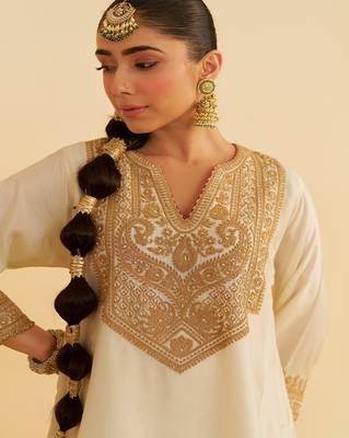 Ivory embroidered silk kurta set With Dupatta 3