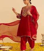 Red embroidered silk kurta set With Dupatta