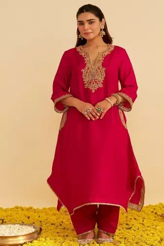 Hot pink embroidered silk kurta set With Dupatta