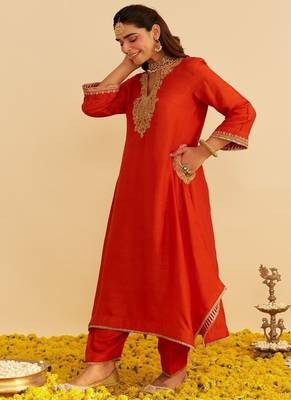 Orange embroidered silk kurta set With Dupatta 3