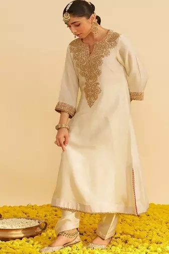 Ivory embroidered silk kurta set With Dupatta
