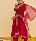 Hot pink embroidered silk kurta set With Dupatta
