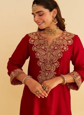 Red embroidered silk kurta set With Dupatta 3