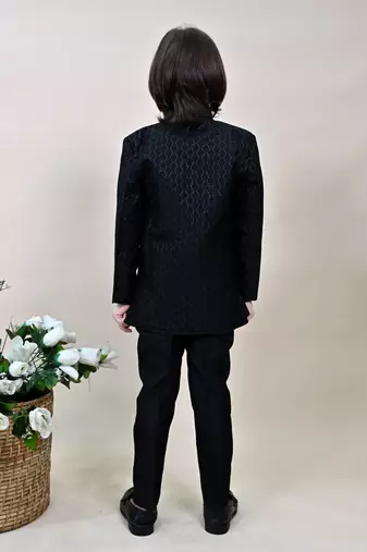 Boys black silk blend zigzag jacquard embroidered sherwani set