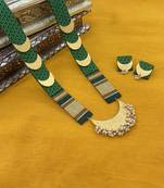 Green chandracor, long necklace