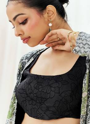 Black embroidered crepe jacket set 2