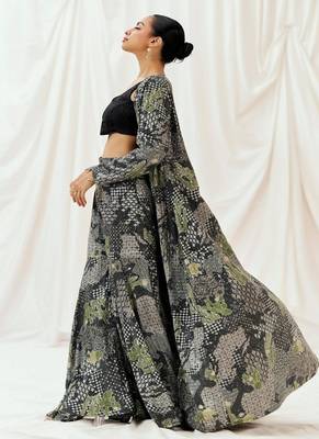 Black embroidered crepe jacket set 4