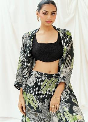 Black printed crepe jacket set 3