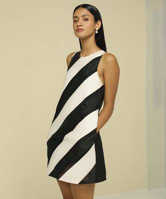 Black & white plain silk short dress 4