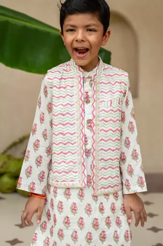 Red cotton printed kurta dhoti and jacket for boys