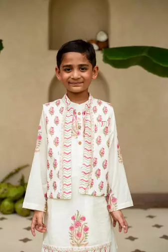 White cotton printed kurta dhoti and jacket for boys