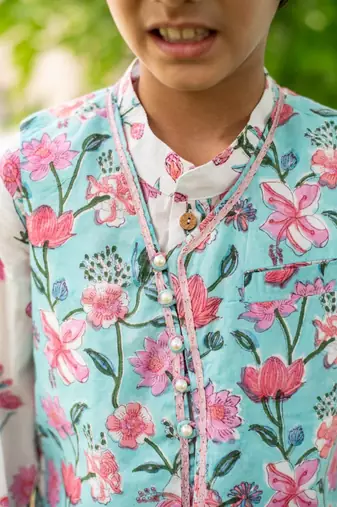 White cotton printed kurta dhoti and jacket for boys