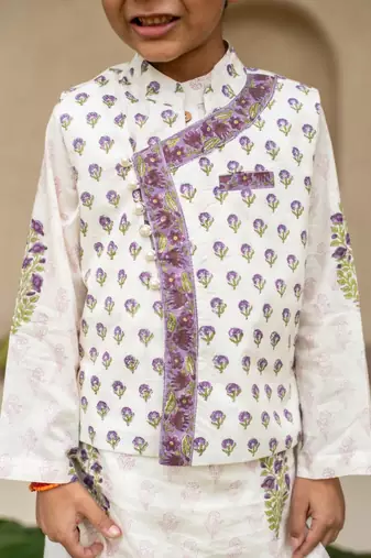 White cotton printed kurta dhoti and jacket for boys